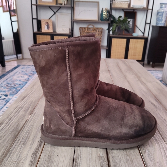 UGG Suede Short Boot in Brown Size Woman's 9 - Picture 2 of 13